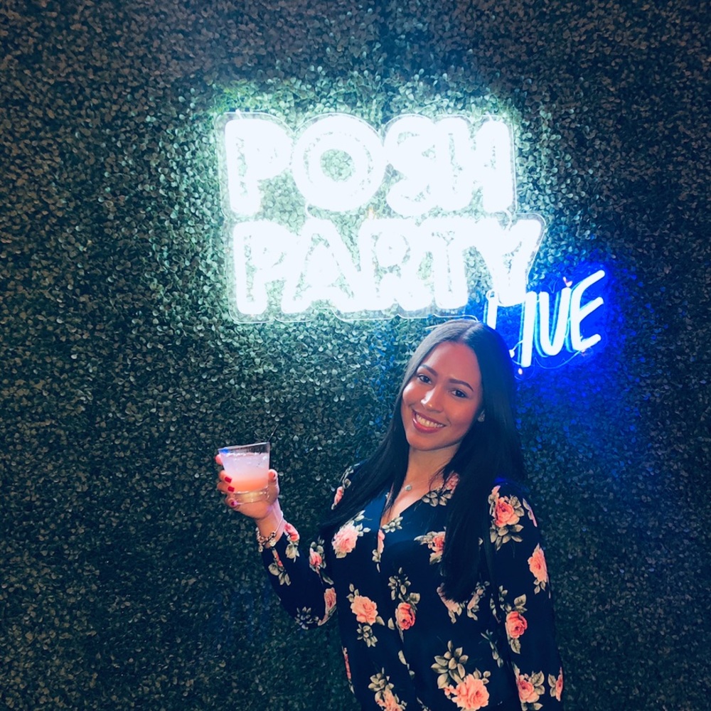 🌺Meet your Posher🌺